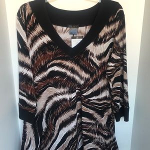 Eva Varro Sarah Framed V Neck Tunic